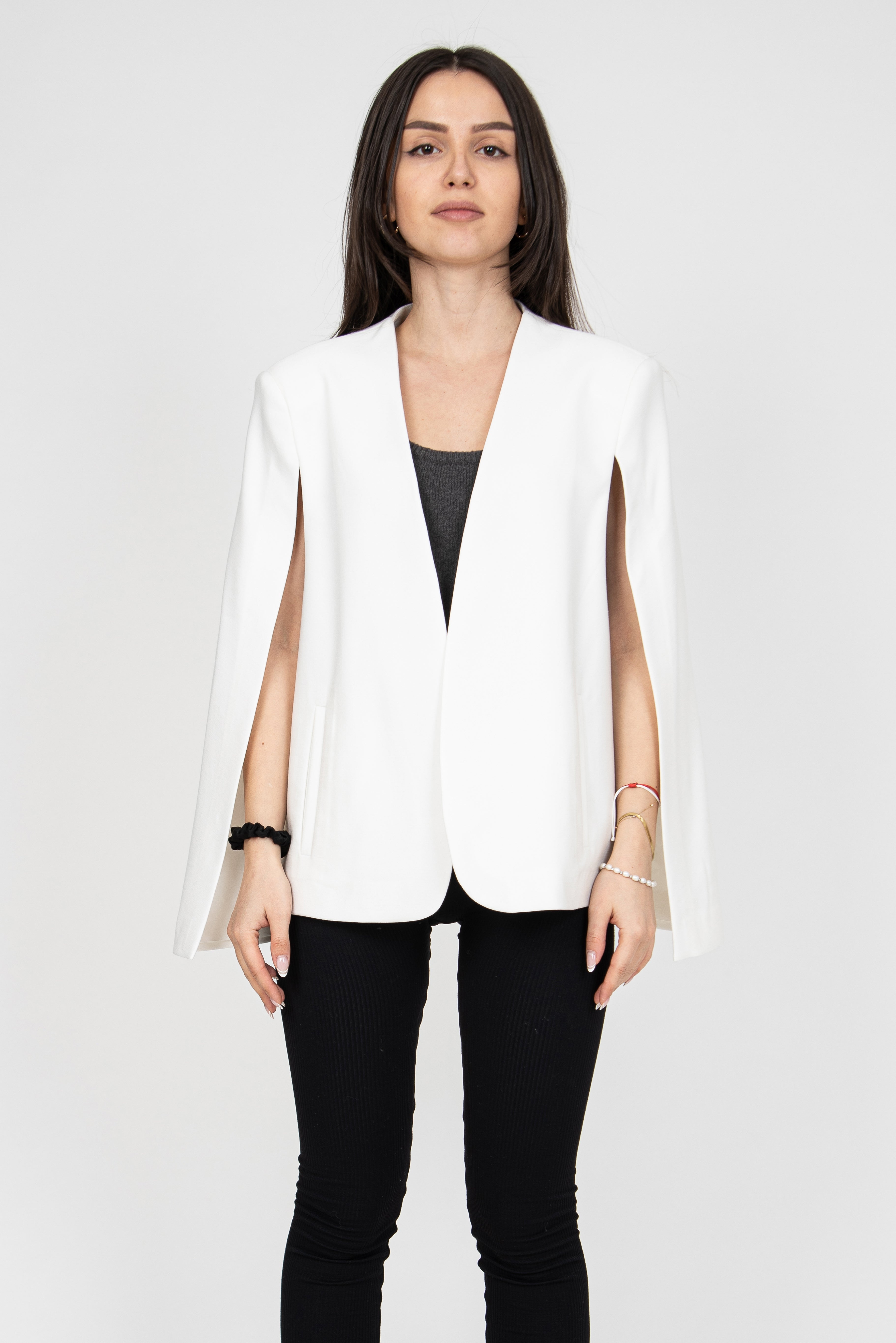 White cape coat F2393 – FloAtelier Handmade
