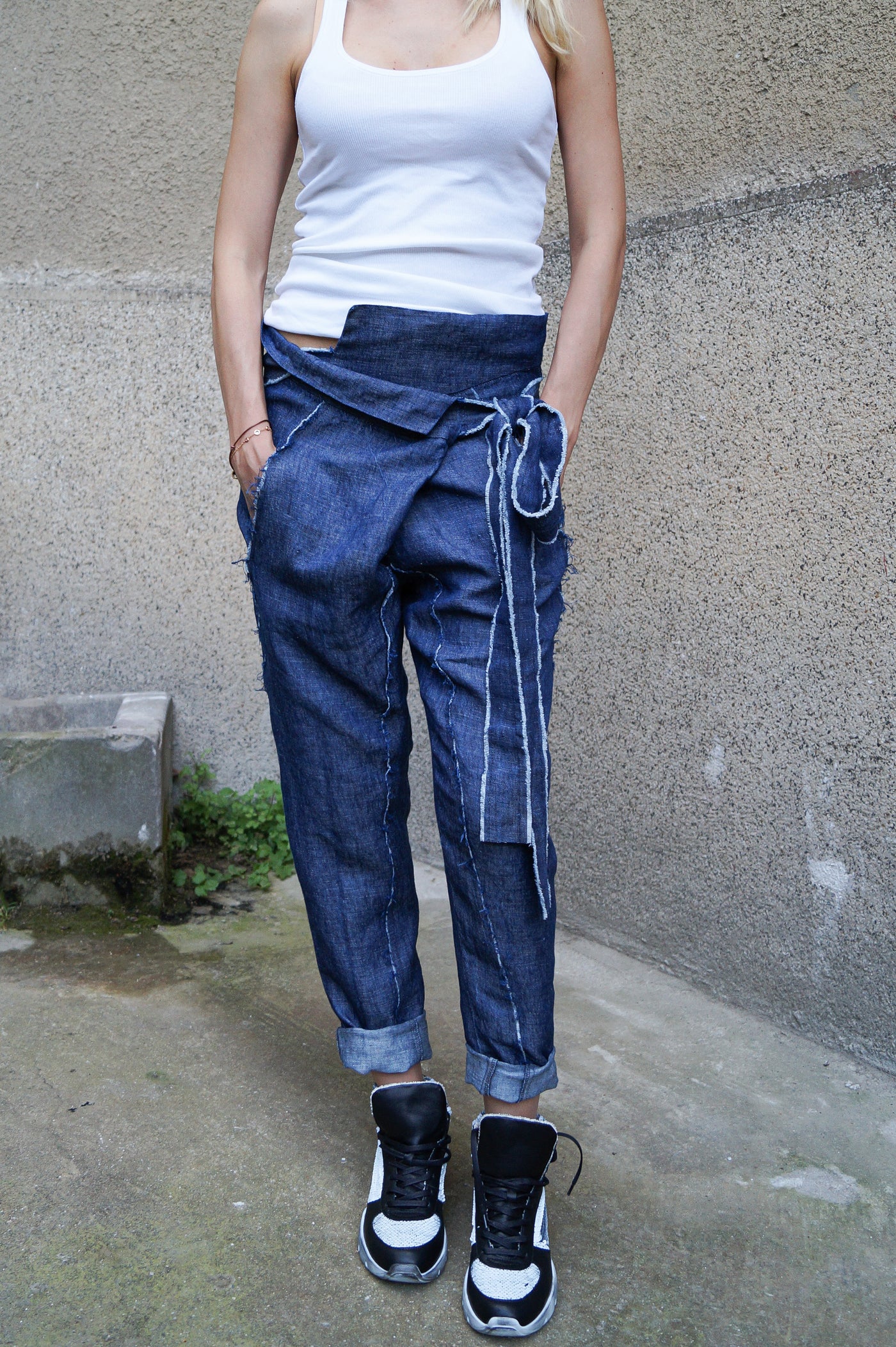 Blue tapered linen pants F1589