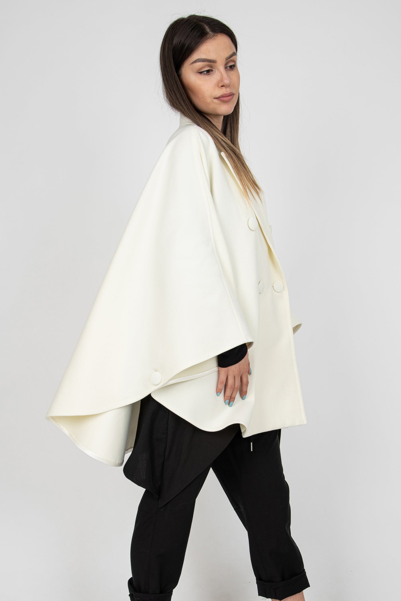 Off white wool cape coat F2338