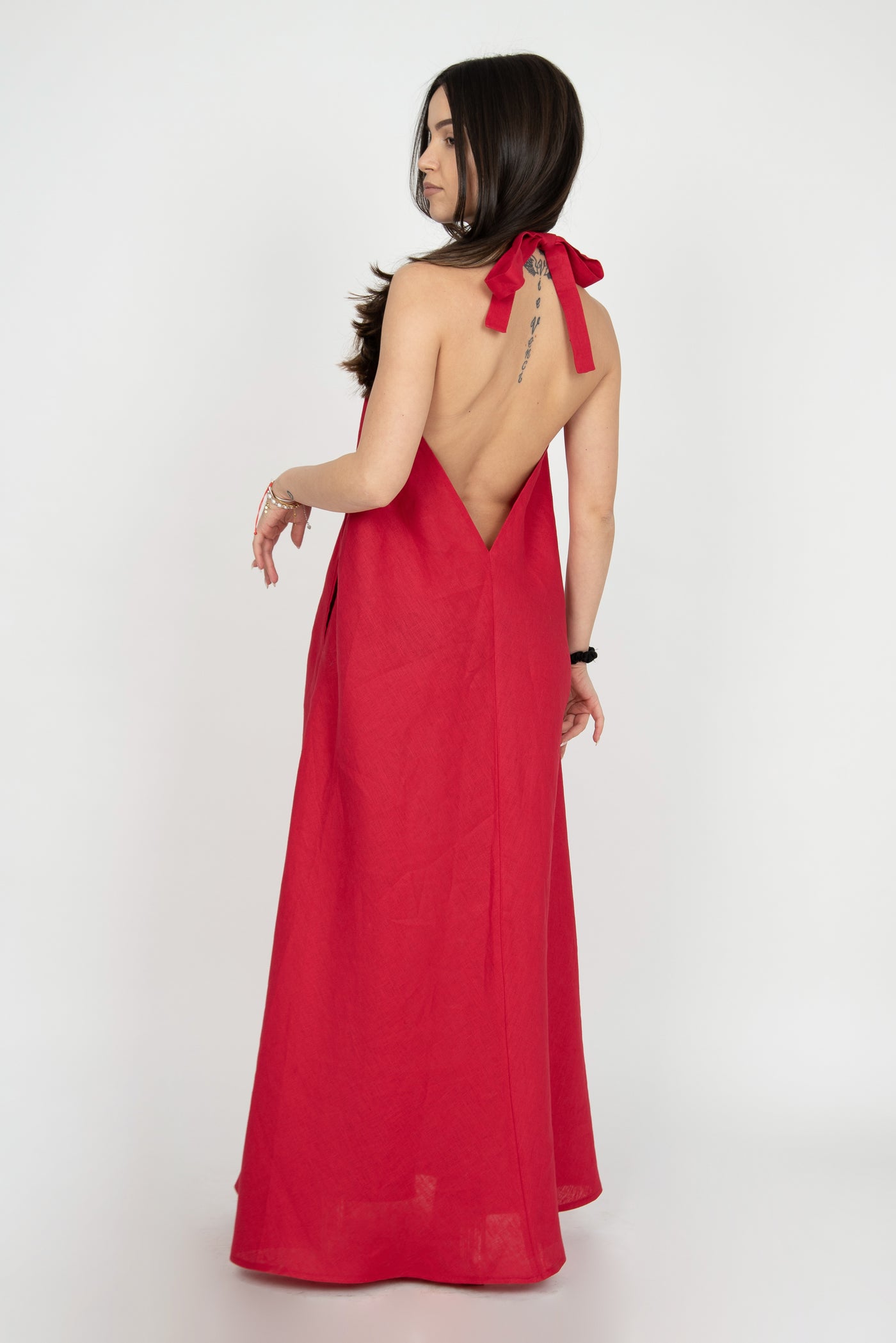 Red linen dress with open back F2377