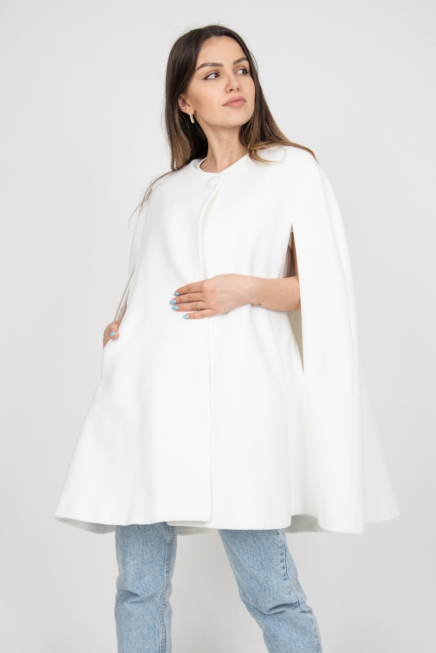 White wool cape coat AE267