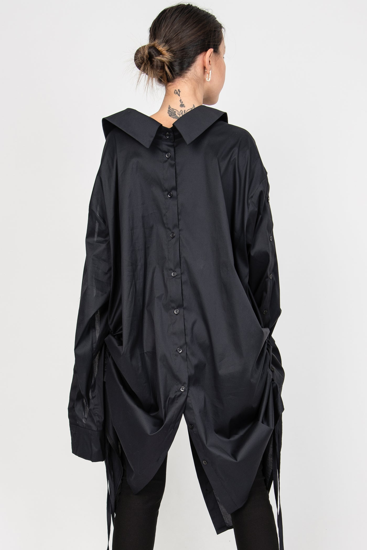 Black oversized shirt with ties F2348