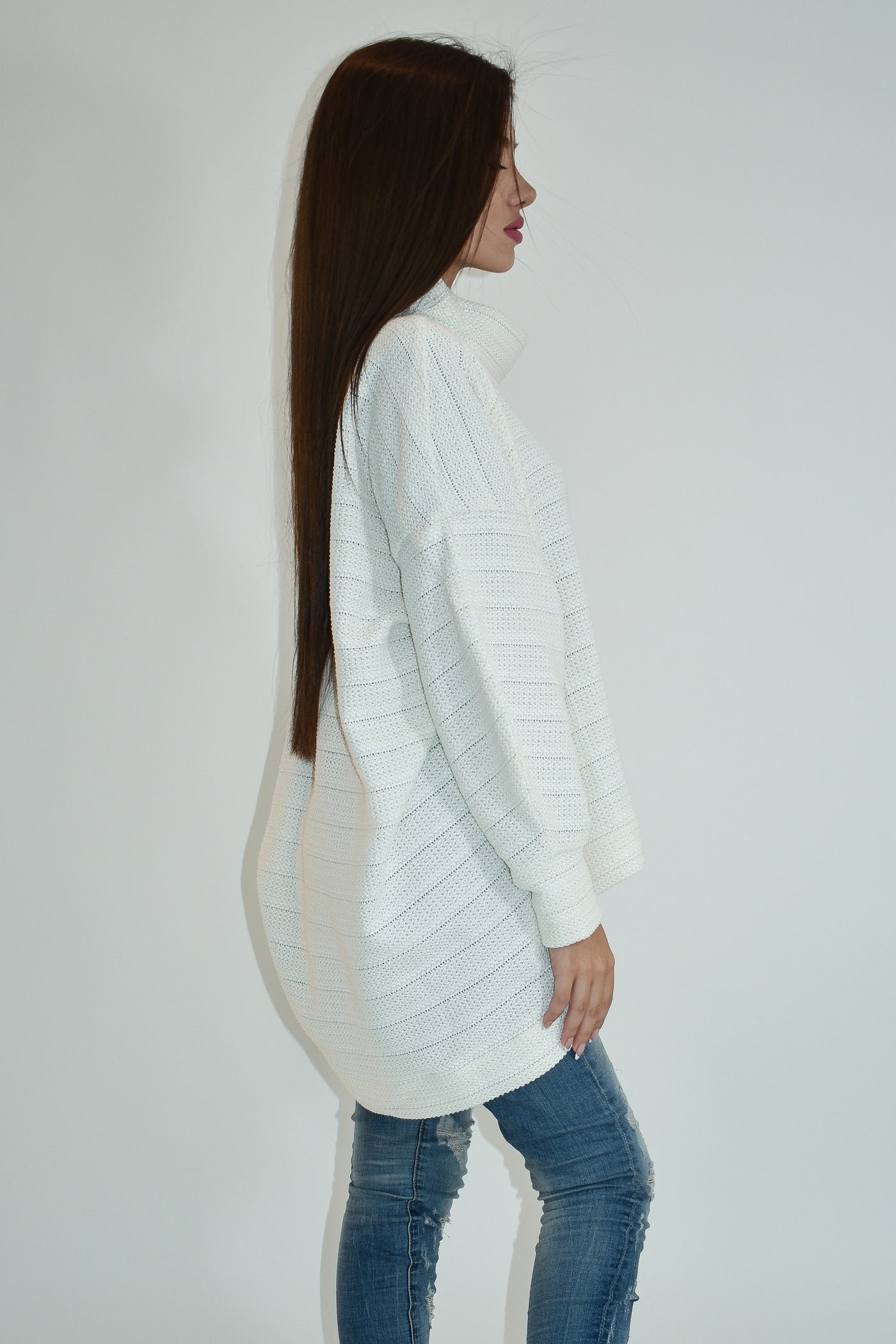 White asymmetrical sweater F1884