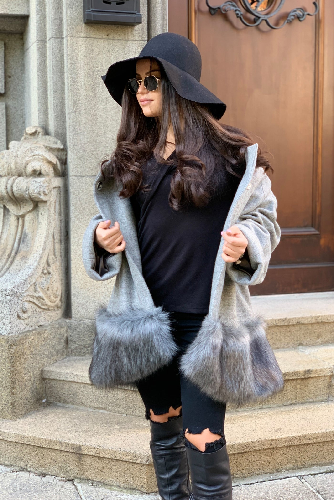 Cashmere wool coat with faux fur F1920
