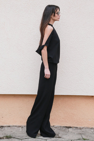 Black jumpsuit with open back F1558