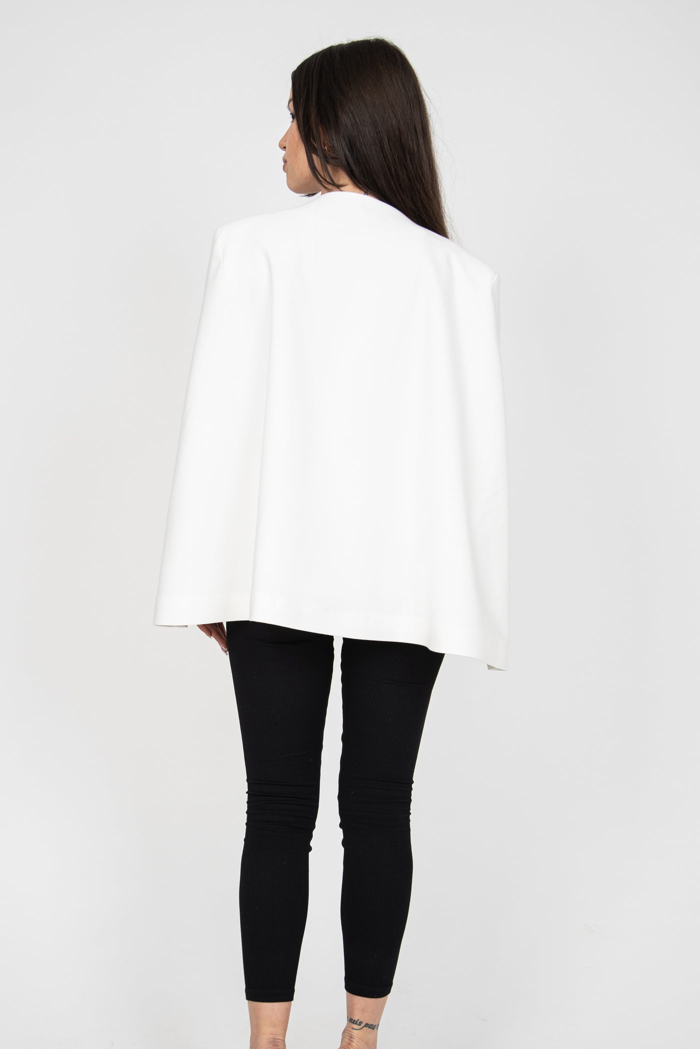 White cape coat F2393