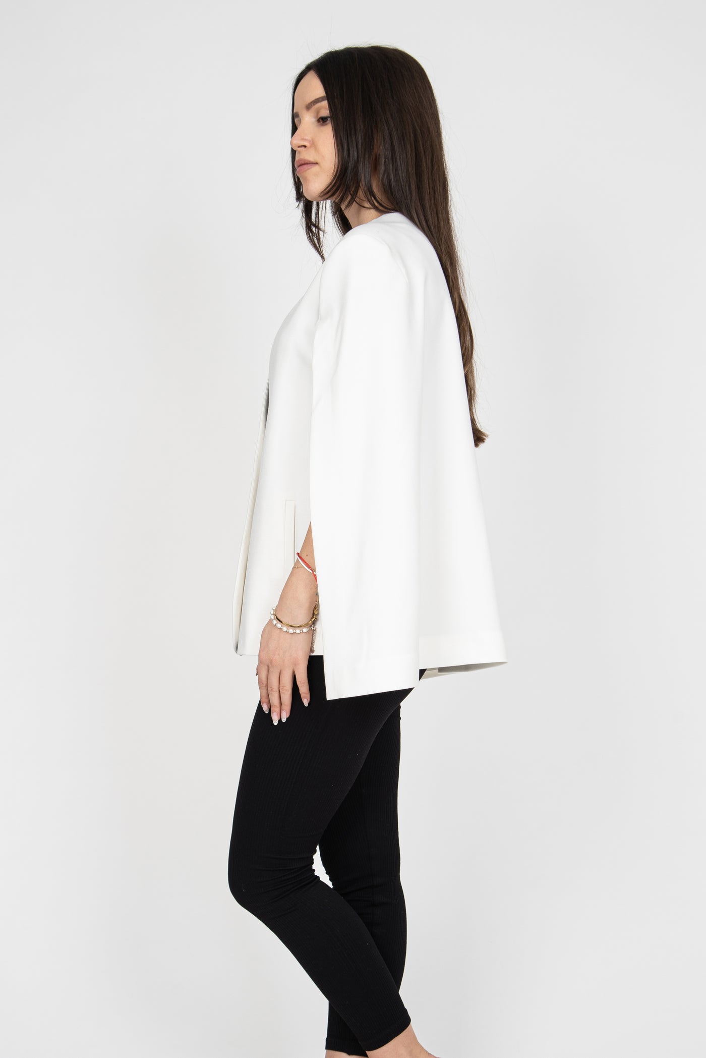 White cape coat F2393