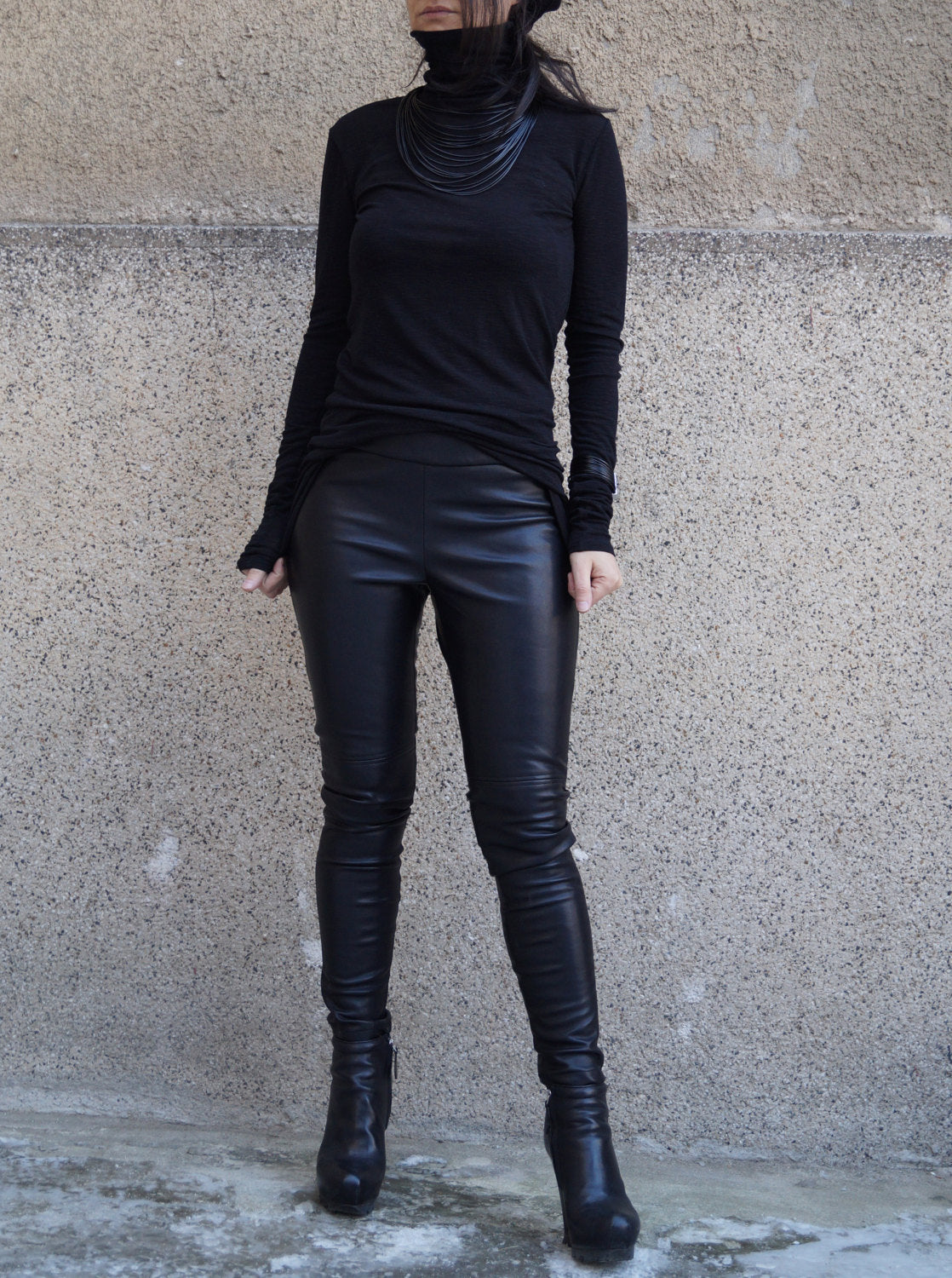 Black vegan leather leggings F1667