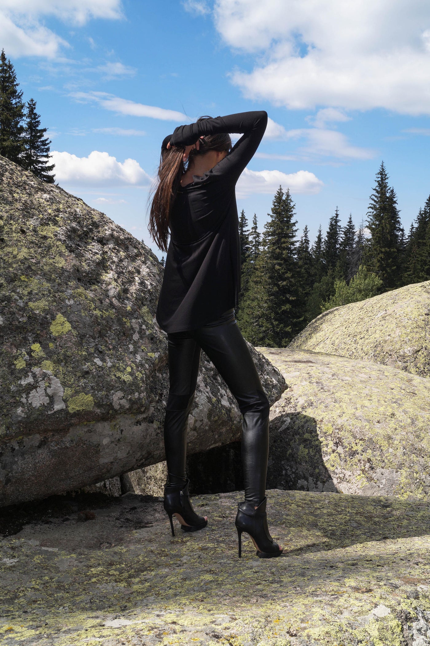 Black vegan leather leggings F1702