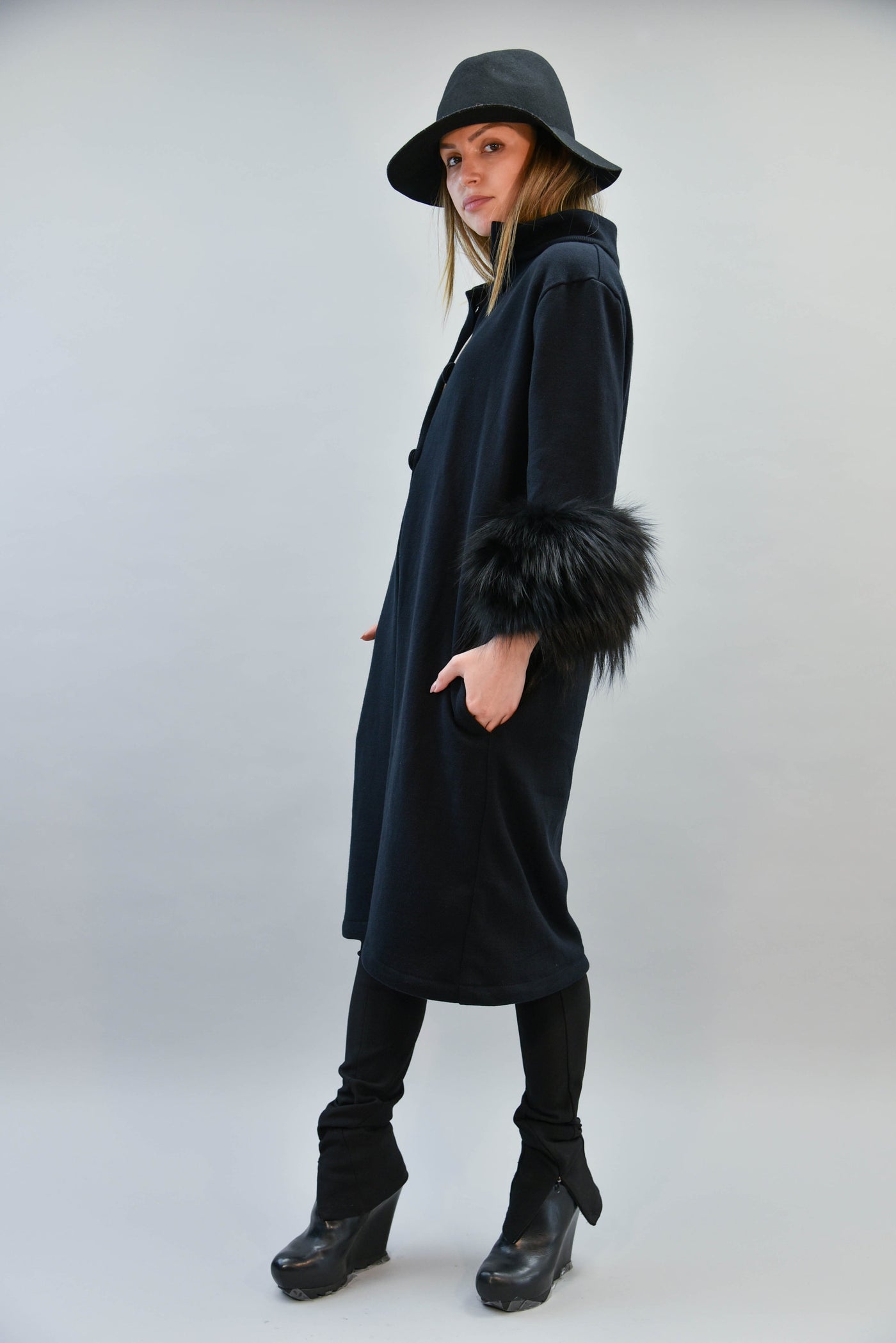 Black wool coat with fox fur F2178